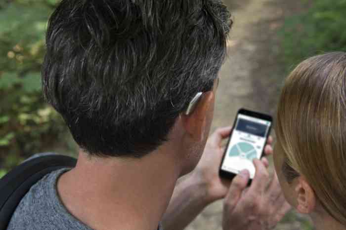 Couple on Miracle-Ear app