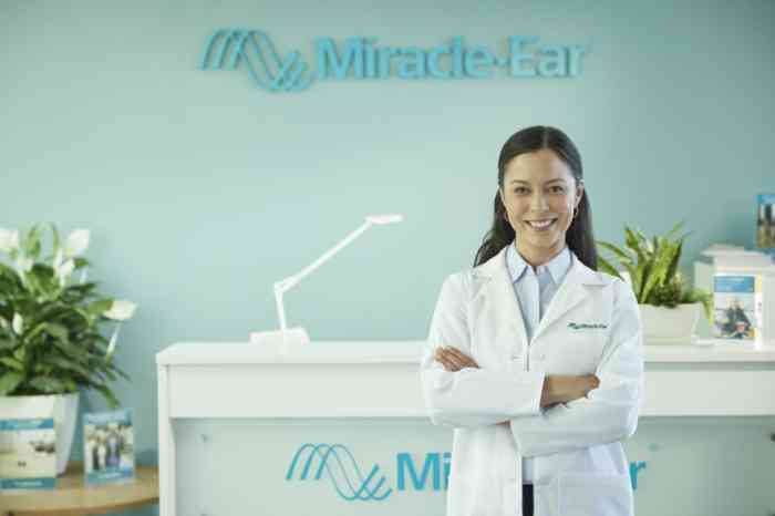 Miracle Ear specialist